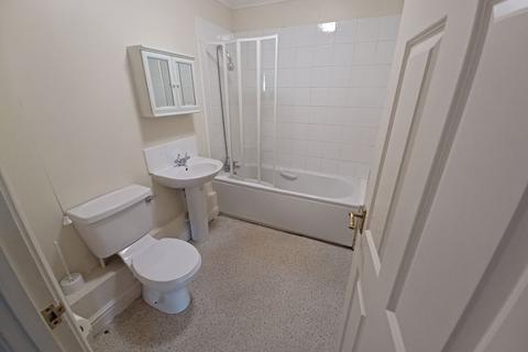 1 bedroom apartment to rent, South Street, St. Austell PL25