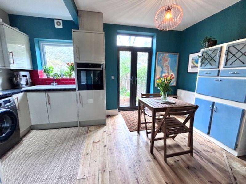 Dining kitchen