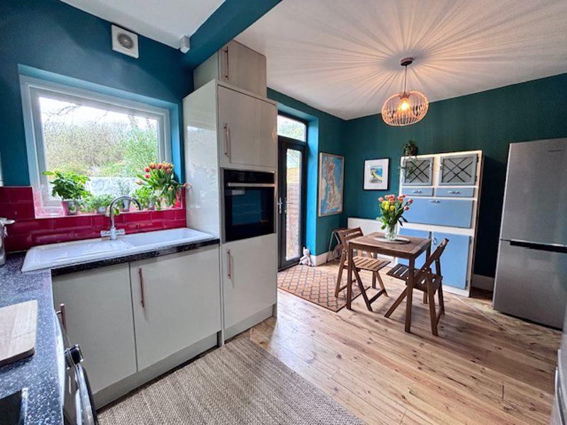 Dining kitchen