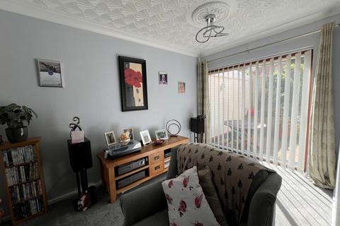 3 bedroom semi-detached house for sale, Redwood Drive , Burntwood