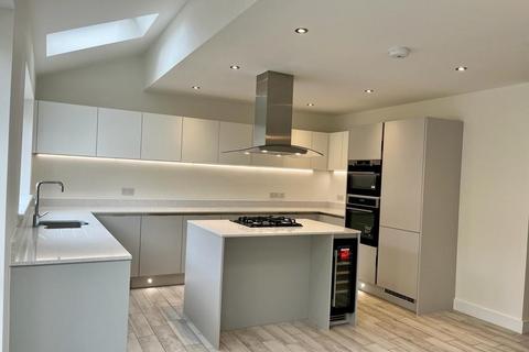 4 bedroom detached house for sale, Rotherham S62