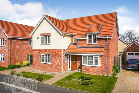 4 bedroom detached house for sale, Nursery Close, Lowestoft