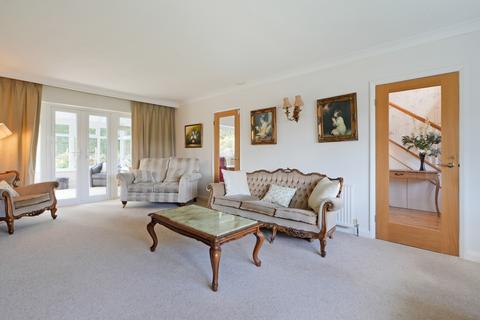 14 Causeway Glade, Sheffield, S17 3EZ