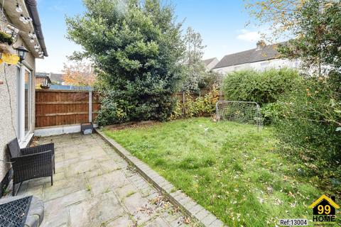 3 bedroom semi-detached house to rent, Knighton Road, Romford, Greater London, RM7