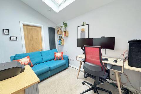 21 Beech Drive, Kenilworth, CV8 2JQ