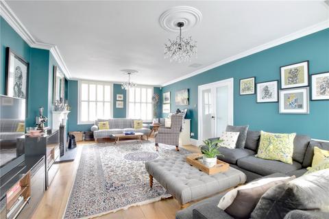 13 Reynolds Place, London, SE3 8SX