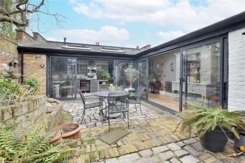 13 Reynolds Place, London, SE3 8SX