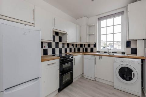2 bedroom flat to rent, Canongate, Old Town, Edinburgh