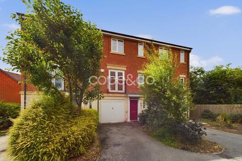 3 bedroom townhouse for sale, Parkway, Chellaston, Derby, Derbyshire, DE73 5QB