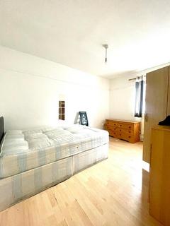 3 bedroom flat for sale, Fitzroy House, Wallwood Street, London, E14 7AL