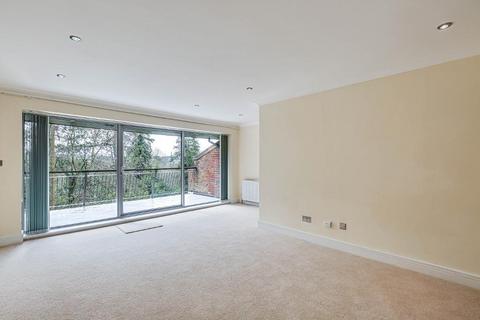 3 bedroom flat for sale, Succombs Place, Southview Road, Warlingham, CR6 9JQ