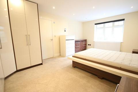 3 bedroom maisonette to rent, Edgware HA8