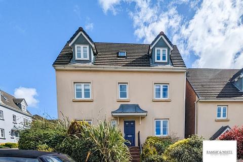 4 bedroom detached house to rent, Cae Coed, Cwmbach, Aberdare, Mid Glamorgan, CF44 0BF