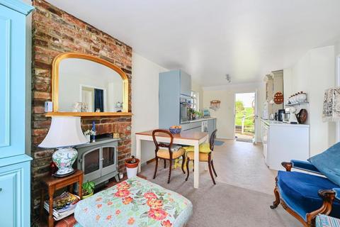 2 bedroom semi-detached house for sale, Rye Road, Sandhurst, Kent, TN18 5JQ