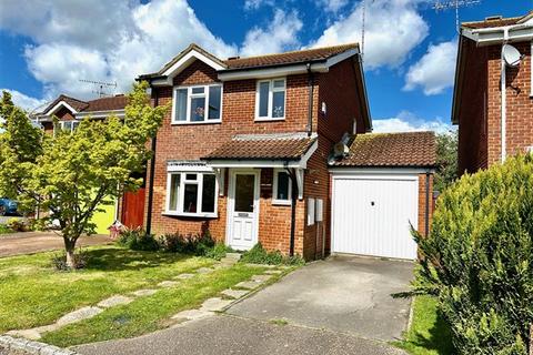 3 bedroom detached house for sale, Chaffinch Close, Durrington, Worthing, West Sussex, BN13 2TZ