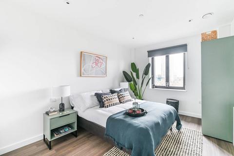 3 bedroom flat to rent, No.27 College Road, Croydon, CR0