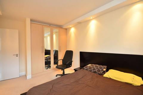 2 bedroom flat to rent, Upper Ground, Waterloo, London, SE1