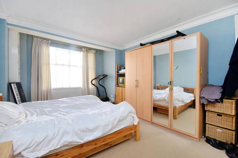 3 bedroom flat to rent, Bernard Street, Bloomsbury, London, WC1N