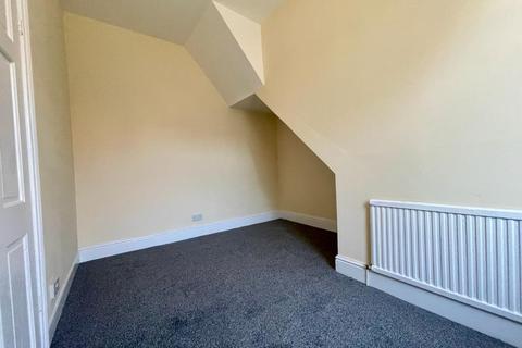 3 bedroom ground floor flat to rent, Armstrong Terrace, South Shields NE33