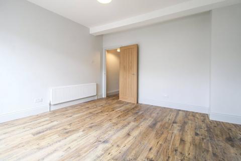 2 bedroom apartment to rent, Oval Road, Croydon, CR0