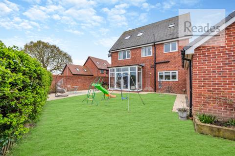 5 bedroom detached house for sale, Greenhill Avenue, Hawarden CH5 3