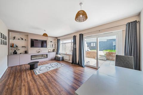 101 Elmside, New Addington, Croydon, CR0 9DW