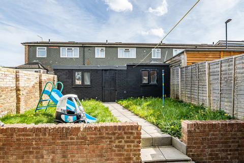 101 Elmside, New Addington, Croydon, CR0 9DW