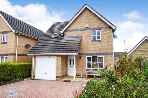 3 bedroom detached house for sale, Robin Drive, Steeton, Keighley, West Yorkshire, BD20