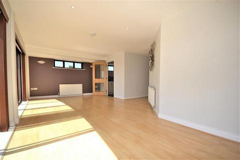 2 bedroom flat for sale, Waterhouse Gardens, 30 West Hill Road, Luton
