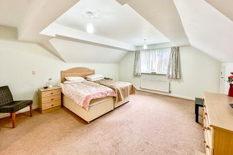 4 bedroom detached house for sale, Birch Close, New Barn, Longfield, Kent, DA3 7LH