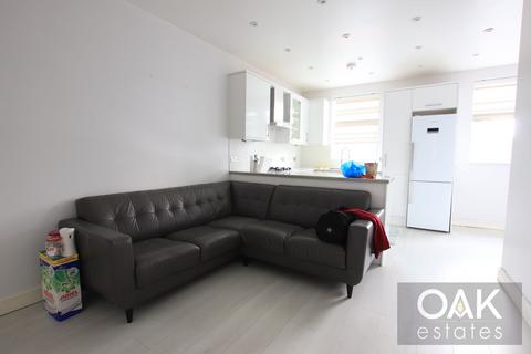2 bedroom flat to rent, Fore Street, London N9