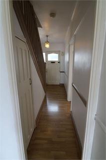 3 bedroom terraced house to rent, Abbey Road, Waltham Cross EN8