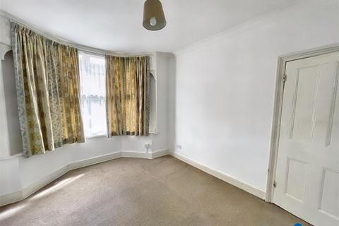 3 bedroom terraced house for sale, West Road, London