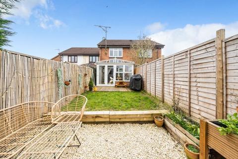 2 Church View, Yateley, GU46 7TW