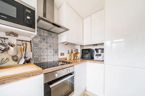 2 Church View, Yateley, GU46 7TW