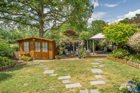 3 Crosby Gardens, Yateley, GU46 7RT