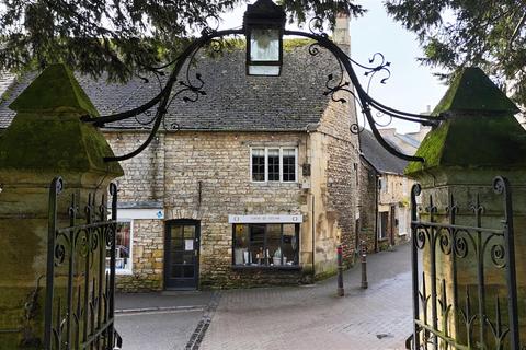 Property for sale, 3 Church Street, Stow-on-the-Wold