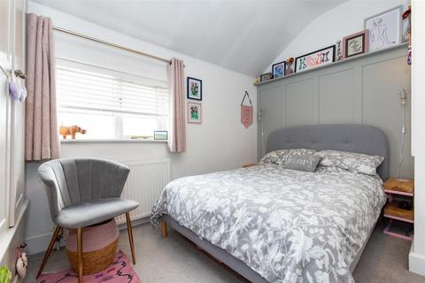 19 Cherry Orchard, Wellesbourne, Warwick, CV35 9NB