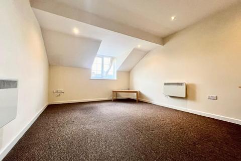 2 bedroom flat to rent, Middlewood Road, Sheffield, S6 1TE