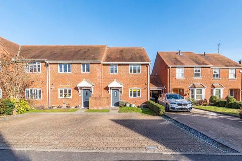 3 bedroom house to rent - Tring Road, Wilstone, Tring