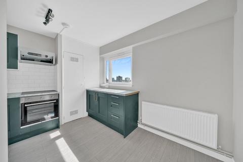 2 bedroom flat to rent, Geffrye Court, Hackney, London