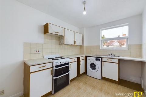 2 bedroom flat for sale, Cavendish Avenue, Sudbury Hill