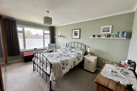 2 bedroom semi-detached bungalow for sale, Edinburgh Close, Cowes