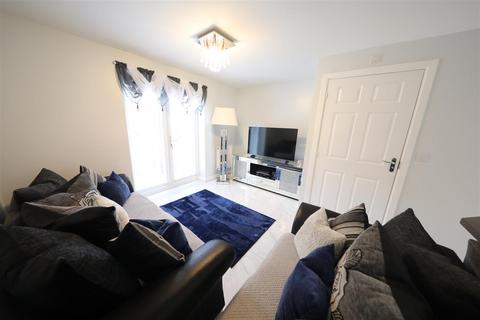 3 bedroom end of terrace house for sale, Brockwell Park, Kingswood, Hull
