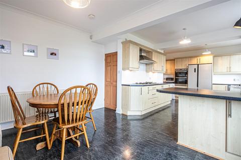 222 Westwick Road, Sheffield, S8 7BZ