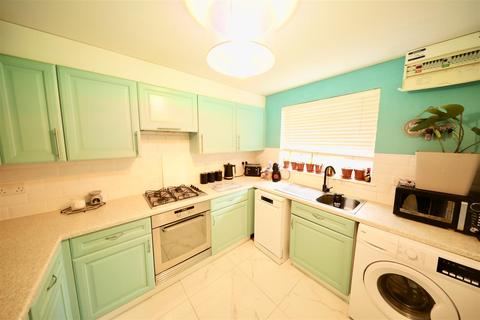 1 Acasta Way, Hull, HU9 5SE
