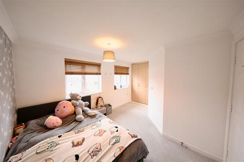 1 Acasta Way, Hull, HU9 5SE