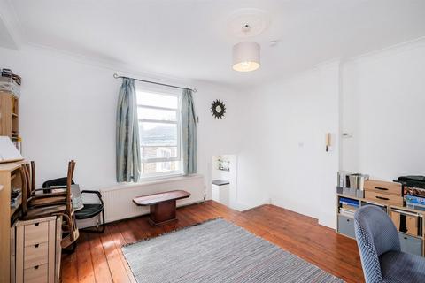 1 bedroom flat for sale, Wellington Road, Wanstead