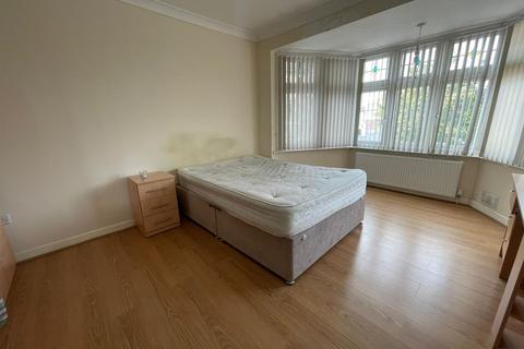 Hounslow - 1 bedroom in a house share to rent