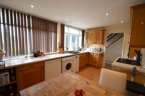15 Oak Drive, Henlow, SG16 6BX